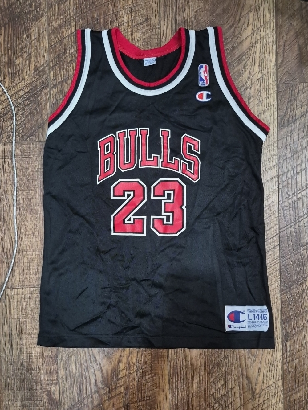Vintage Michael Jordan NBA Chicago Bulls Champion Youth Jersey Size L (14-16)